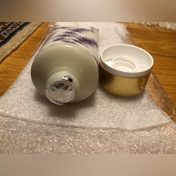 Lavender and Vanilla Moisturizing Lotion VS Victoria’s Secret - Picture 2 of 4